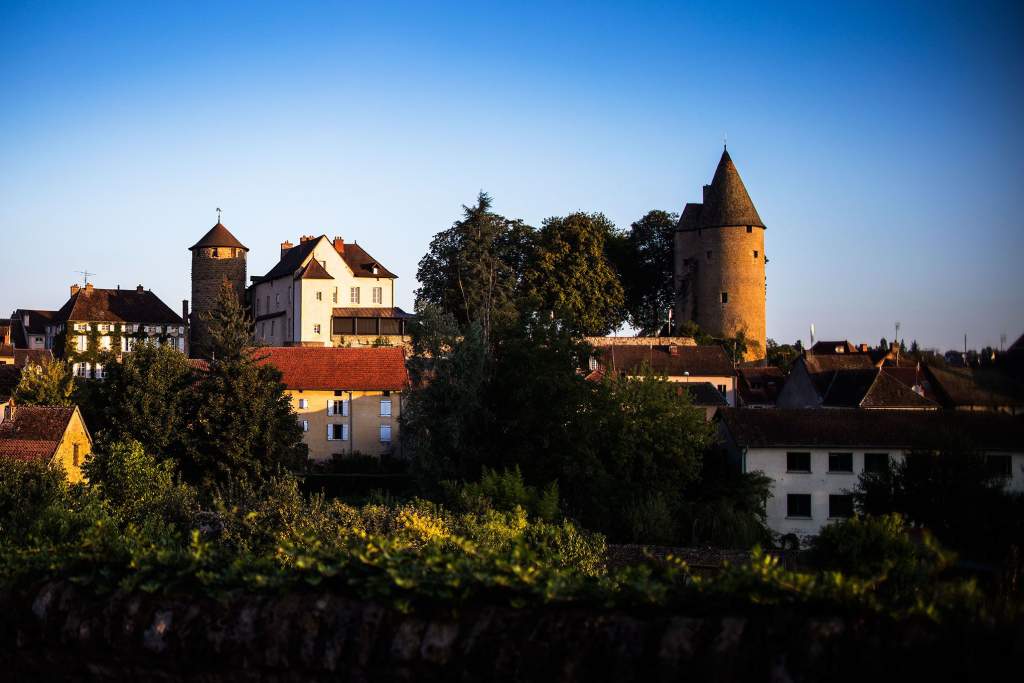 Ville de Charolles en Bourgogne, Hôtel Piscine Bourgogne, Maison Doucet 